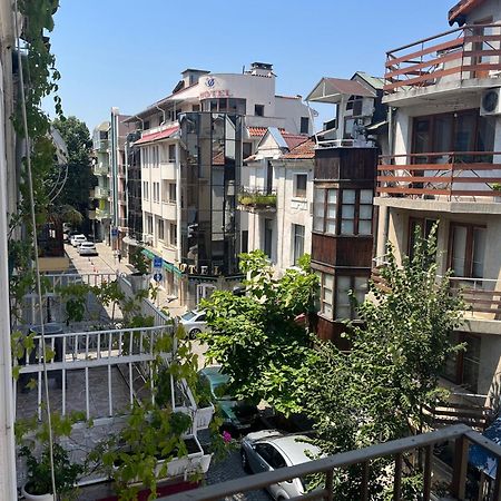 Vel House Vandrarhem Plovdiv Exteriör bild